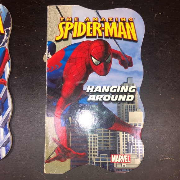 MARVEL SET OF 4 Books - Picture 5 of 17